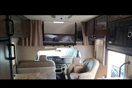 Donna's Thor Motor Coach 23U Class C