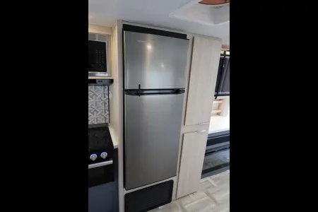 Adventure-Ready 2024 Prime Time Tracer 28BHS Travel Trailer