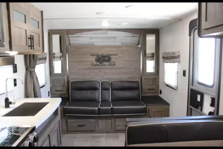 Super light Palomino Puma XLE Travel Trailer