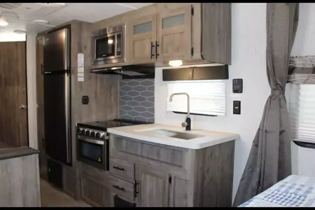 Super light Palomino Puma XLE Travel Trailer