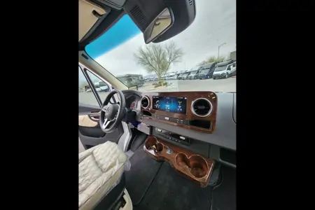 2023 Midwest Patriot FD2 – Ultimate Luxury Touring Coach