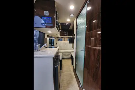 2023 Midwest Patriot FD2 – Ultimate Luxury Touring Coach