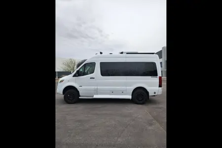 2023 Midwest Patriot FD2 – Ultimate Luxury Touring Coach