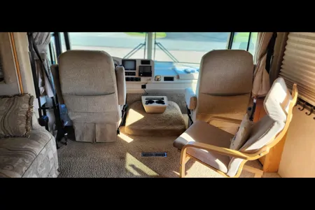 Squibbies Winnebago Voyage Class A