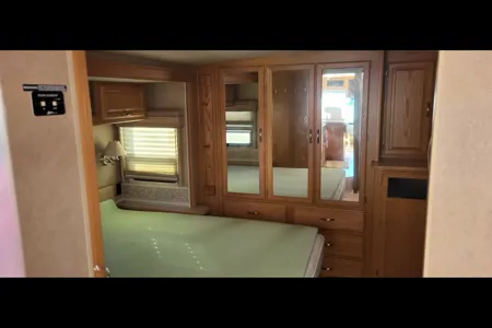 Squibbies Winnebago Voyage Class A