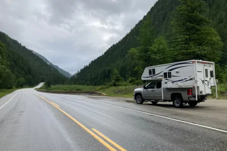 4x4 Silverado 2500HD with Adventurer Truck Camper (STARLINK INTERNET)