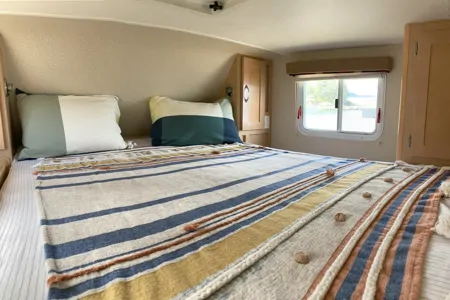 4x4 Silverado 2500HD with Adventurer Truck Camper (STARLINK INTERNET)