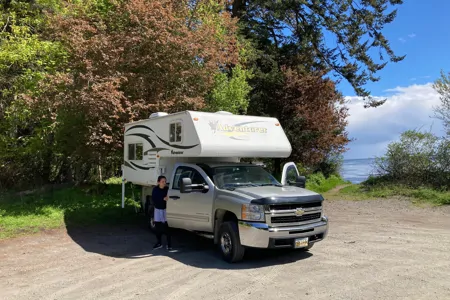 4x4 Silverado 2500HD with Adventurer Truck Camper (STARLINK INTERNET)
