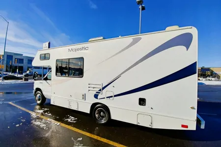 Michael's Majestic 24 Class C