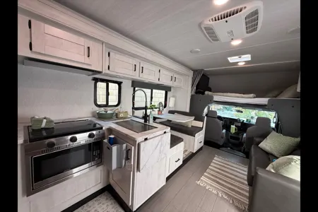 Brand New Forest River Entrada 3100FB Luxury Easy to drive Class C sleep up to 10