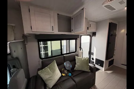 Brand New Forest River Entrada 3100FB Luxury Easy to drive Class C sleep up to 10