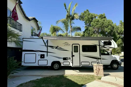 Brand New Forest River Entrada 3100FB Luxury Easy to drive Class C sleep up to 10