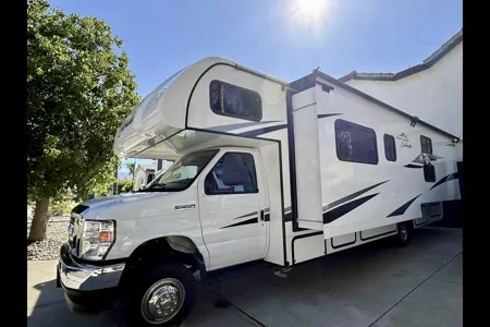 Brand New Forest River Entrada 3100FB Luxury Easy to drive Class C sleep up to 10