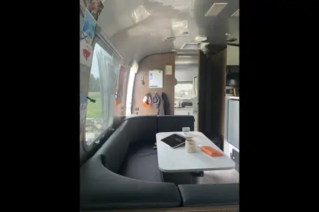 Miraj - Airstream Caravel 22FB Travel Trailer