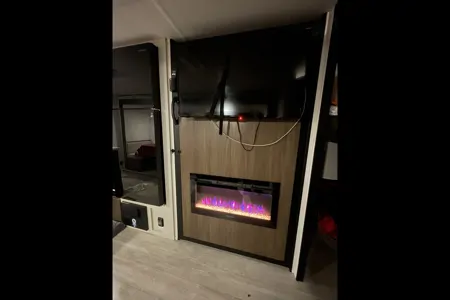 Sweet Pea II - 2026 Bunk House with Camp King bed