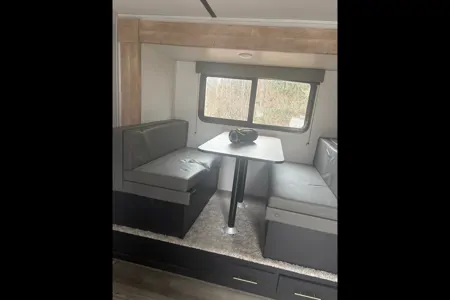 Country Cruz...Keystone Springdale Mini Travel Trailer