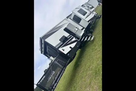 Britany’s Jayco Seismic 403T Fifth Wheel