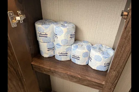 Kelvin's Luxury Cruiser RV Embrace EL275 Travel Trailer