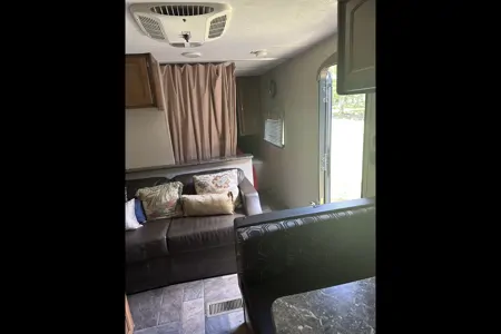 Vivian's Keystone 2016 Travel Trailer