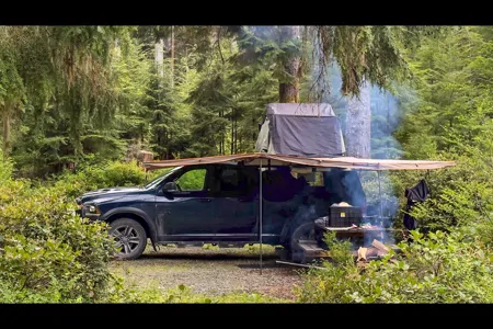 MIKE's Ram 1500 Classic 4x4 - TRUCK with Rooftoptent and 270 degree Awning