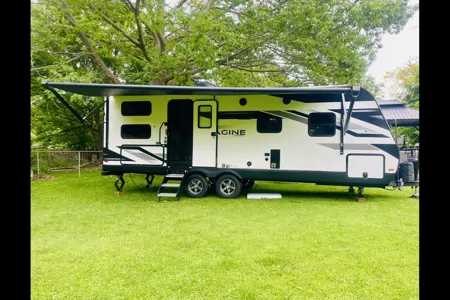 Cozy Cruiser 30ft Sleeps 8