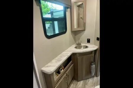 Cozy Cruiser 30ft Sleeps 8