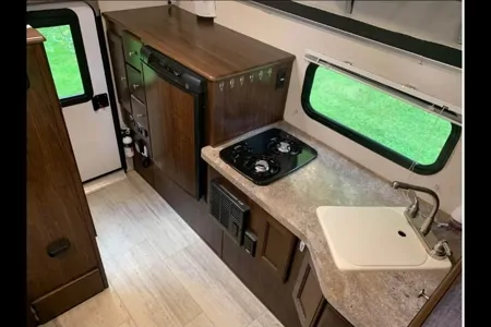 Nicolas's Palomino SS1608 Truck Camper