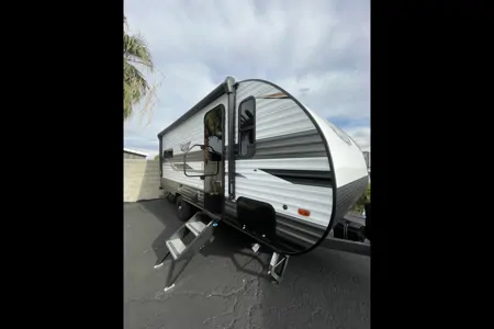Beautiful Brand-New RV- Spacious, Comfortable, and Family-Ready! ✨