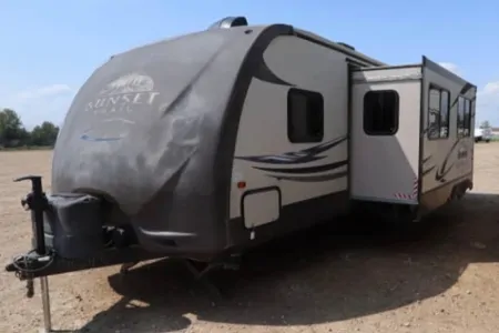 Crossroads ST29SS Travel Trailer
