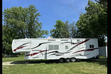 James's RV “Country Paradise”