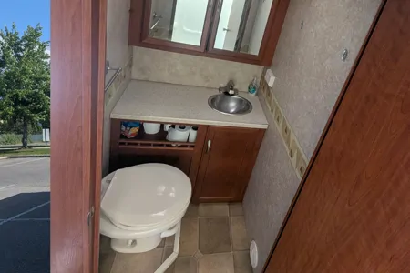 Nature of the Bear's 29ft motorhome 29E Class C