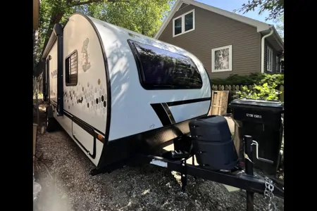 Tow, Go & Relax – 2022 RPod 196 Glamping Made Easy