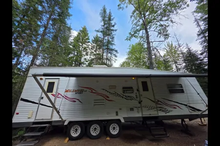 Al's Wildwood SPORT LE Toy Hauler