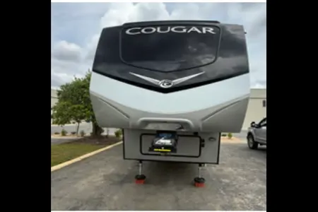 Luxe 2021 Cougar Cove 5th Wheel