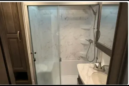 Luxe 2021 Cougar Cove 5th Wheel