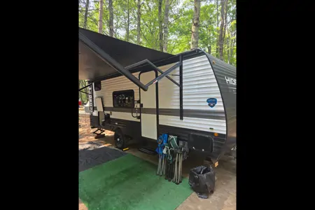 Jason's Keystone Hideout Cozy Family RV