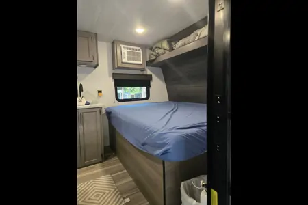 Jason's Keystone Hideout Cozy Family RV