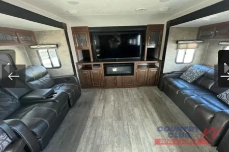 Spacious Travel Trailer - Sleeps 6, Outdoor Kitchen & Huge Living Area!