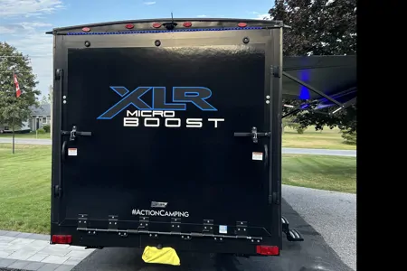 William's Forest River XLR microboost 27 LRLE Toy Hauler