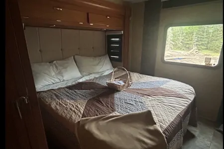 Hideaway By The Bay Georgetown 34ft Class A