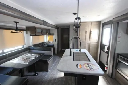 Family Travel Trailer w/TWO full bathrooms!