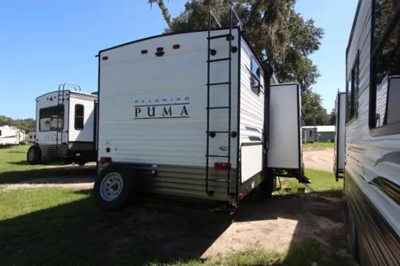 Family Travel Trailer w/TWO full bathrooms!