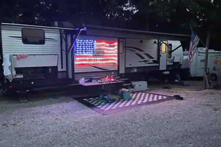 Family Travel Trailer w/TWO full bathrooms!