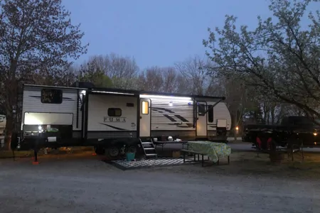 Family Travel Trailer w/TWO full bathrooms!