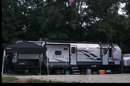 Family Travel Trailer w/TWO full bathrooms!