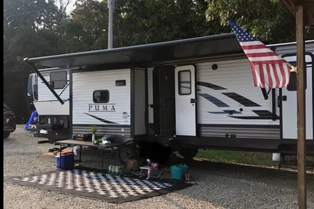 Family Travel Trailer w/TWO full bathrooms!