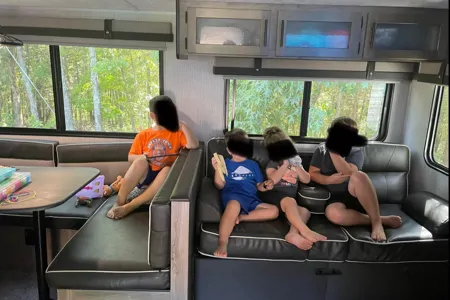 Family Travel Trailer w/TWO full bathrooms!