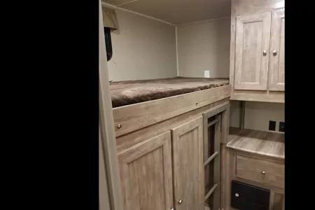 Little’s Palomino Puma 30dbsc Travel Trailer
