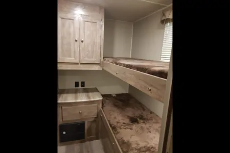Little’s Palomino Puma 30dbsc Travel Trailer