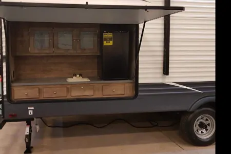 Little’s Palomino Puma 30dbsc Travel Trailer